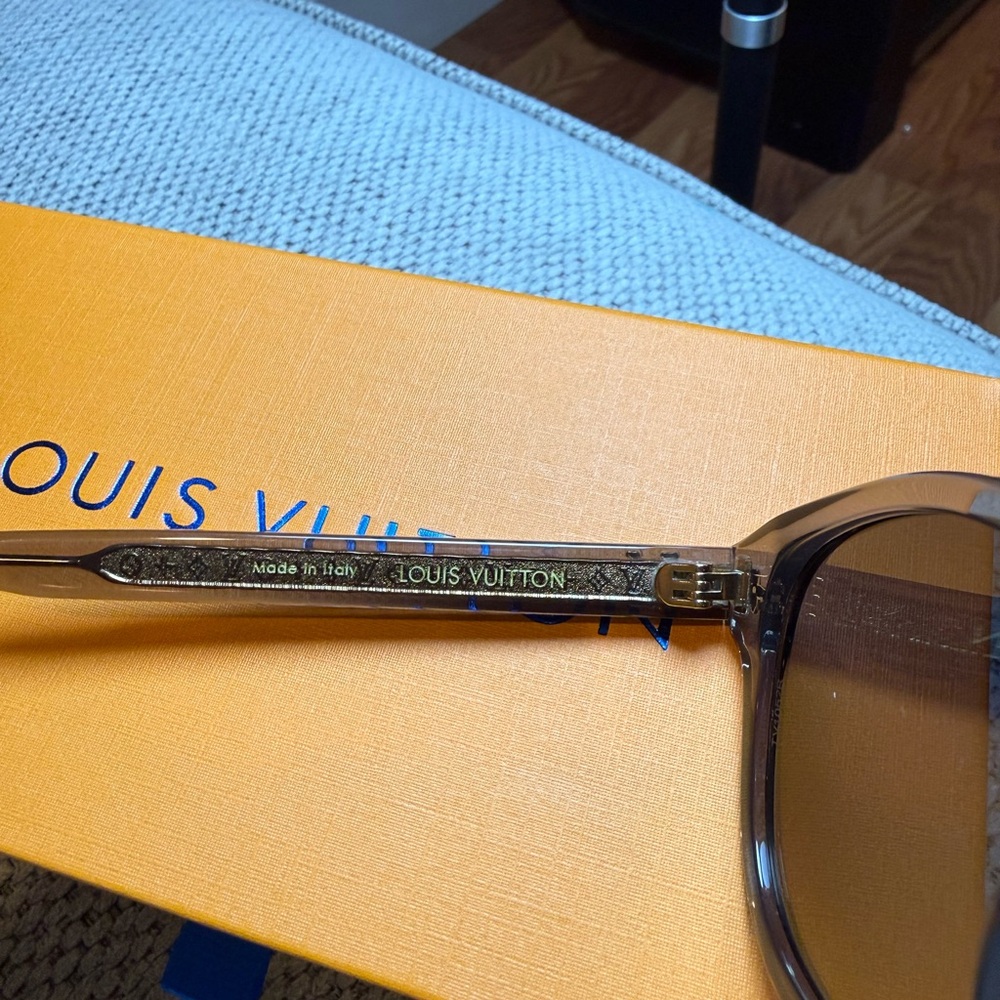 Louis Vuitton Brown Gradient Round Sunglasses NWT - image 5